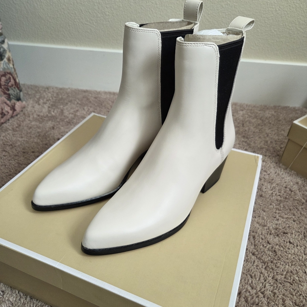 NIB MICHAEL Michael Kors Kinlee Leather Ankle Boot